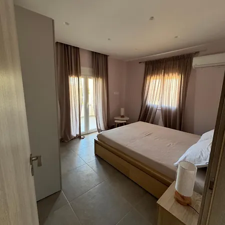 Puerto Villa, By The Sea & The Living Is Easy Porto Rafti Exterior photo